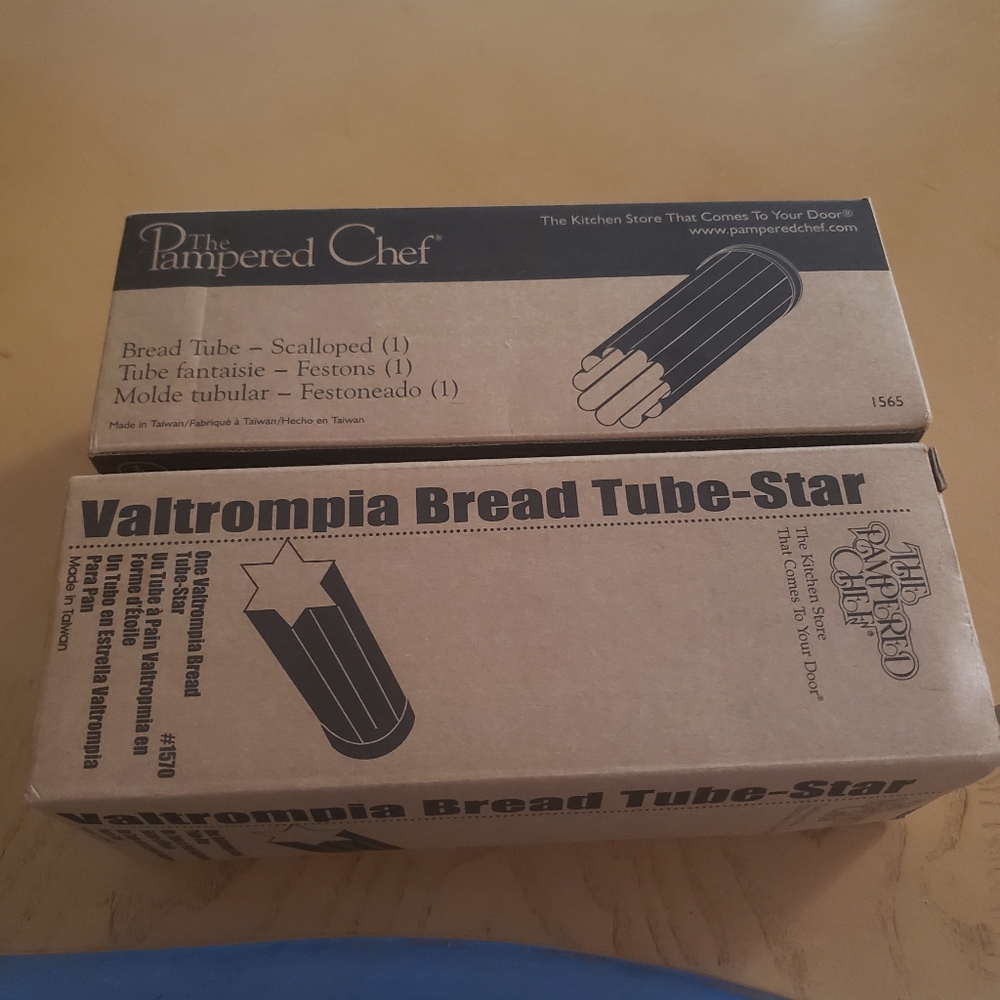 Set of 2 Pampered Chef Bread Tubes | Scalloped & Star Shape | Bakeware